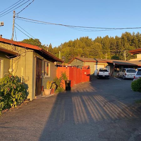 Johnston'S Motel Гарбервилл Экстерьер фото